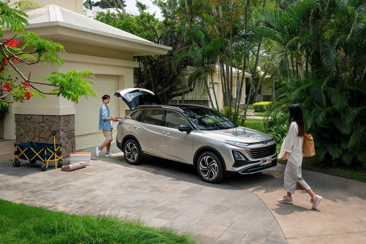 Exterior 3