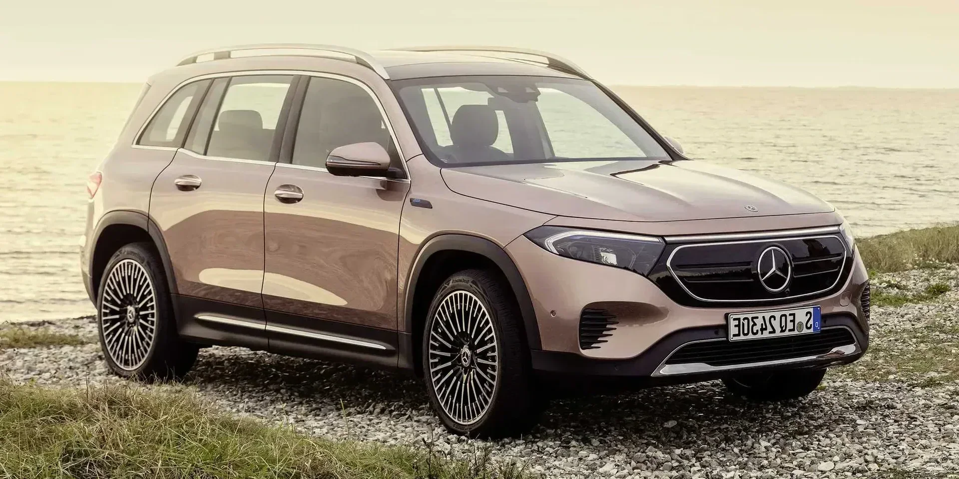 2022 Mercedes-Benz EQB photo 1