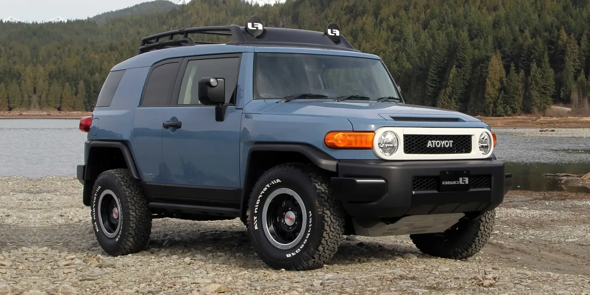 2016 Toyota FJ Cruiser photo 1