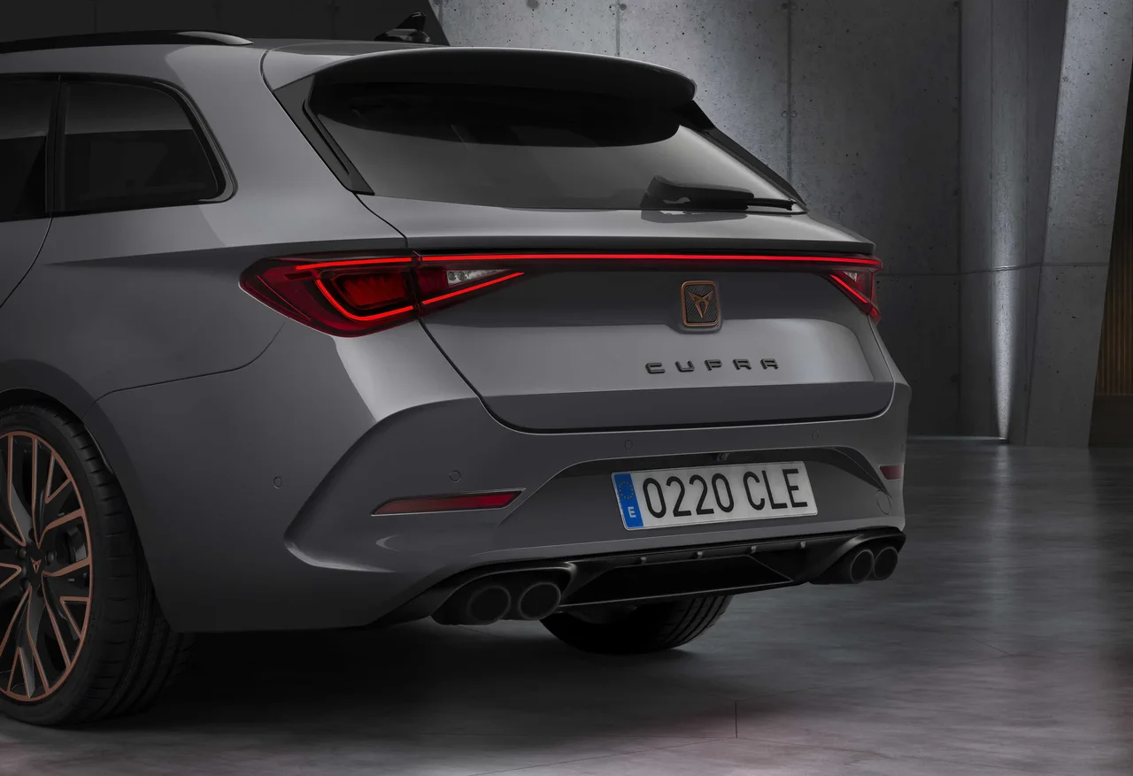 Exterior 8