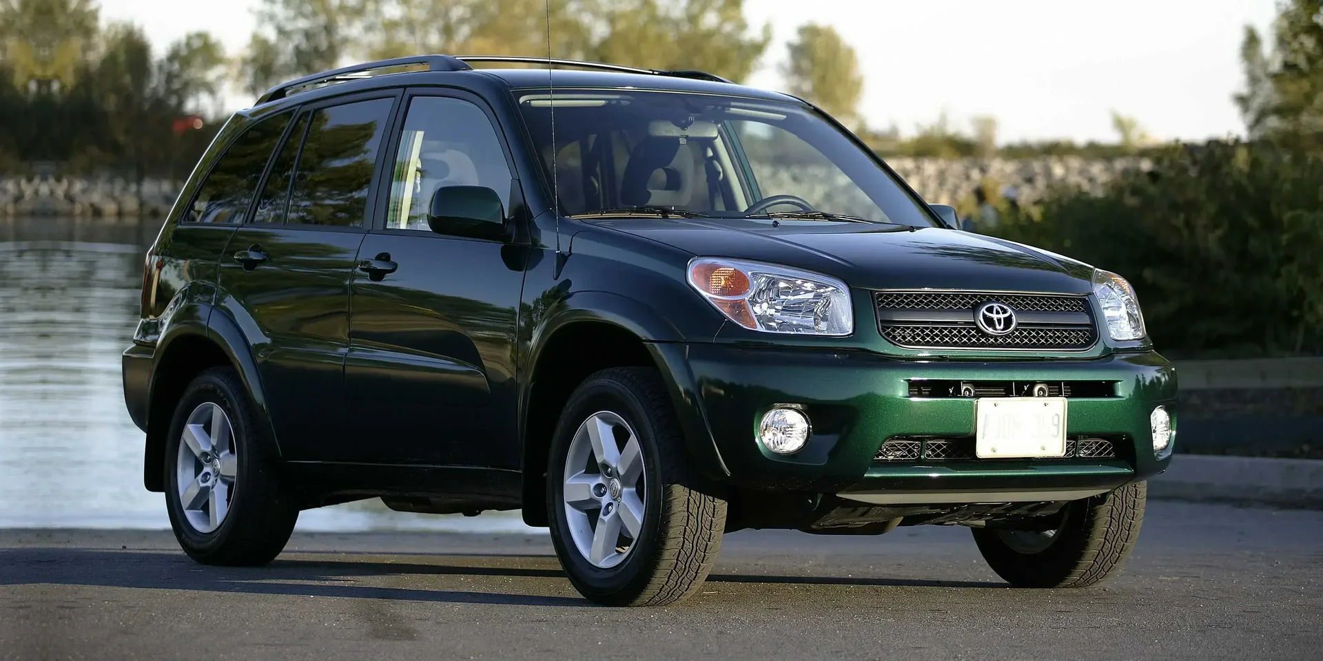 2005 Toyota RAV4 photo 1