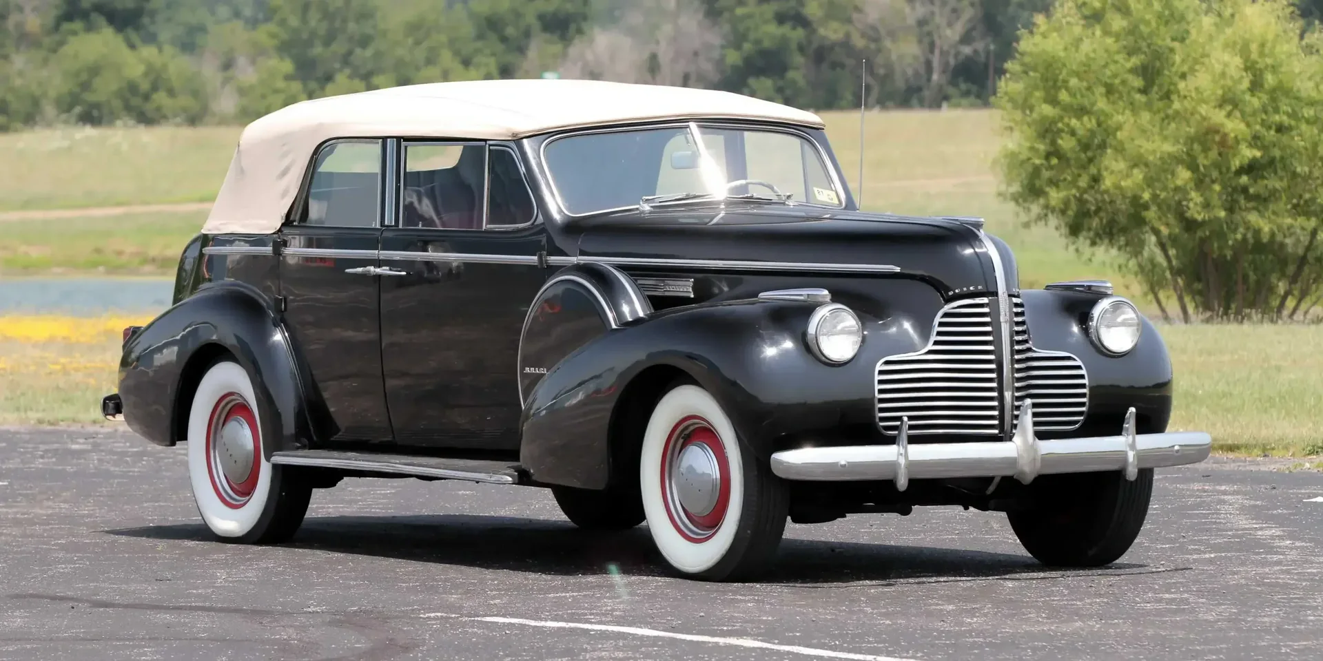 1940 Buick Limited photo 1