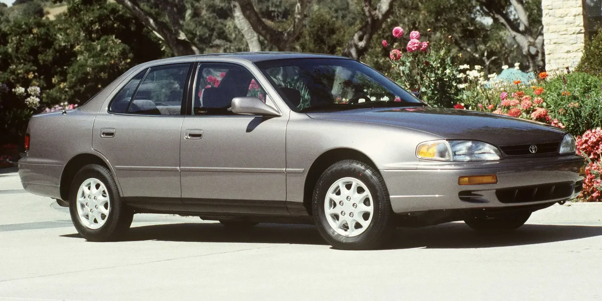 2000 Toyota Camry photo 1