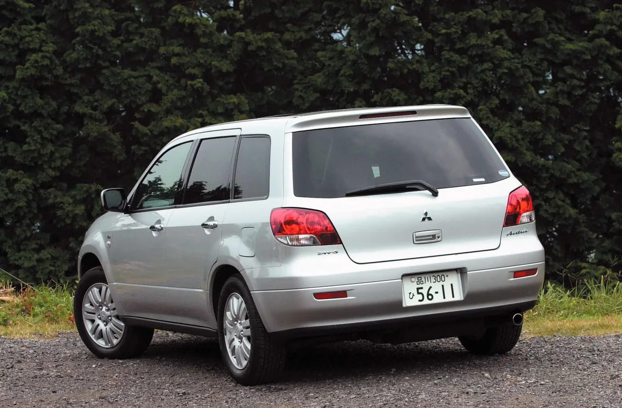 Exterior 5