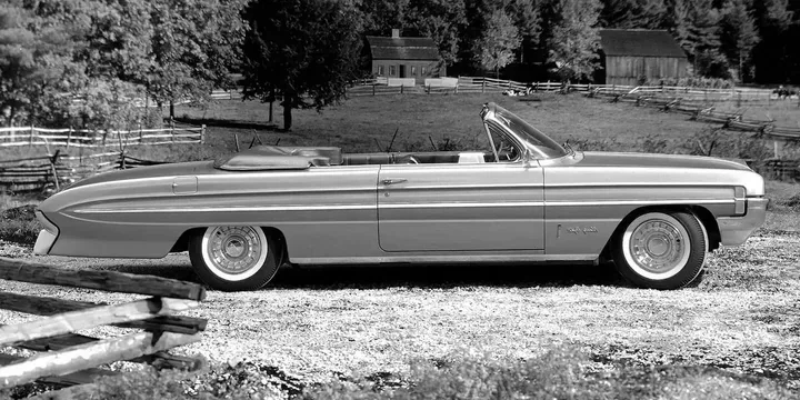 1961 Oldsmobile 1961-oldsmobile-98-classic-ninety-eight-convertible-coupe main image