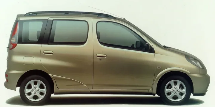 1999 Toyota Yaris Verso exterior main image