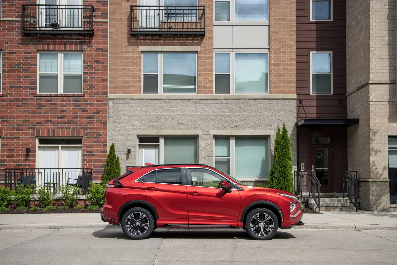 Exterior 3