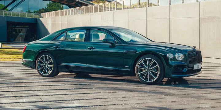 2022 Bentley 2022-bentley-continental-flying-spur-flying-spur-hybrid main image
