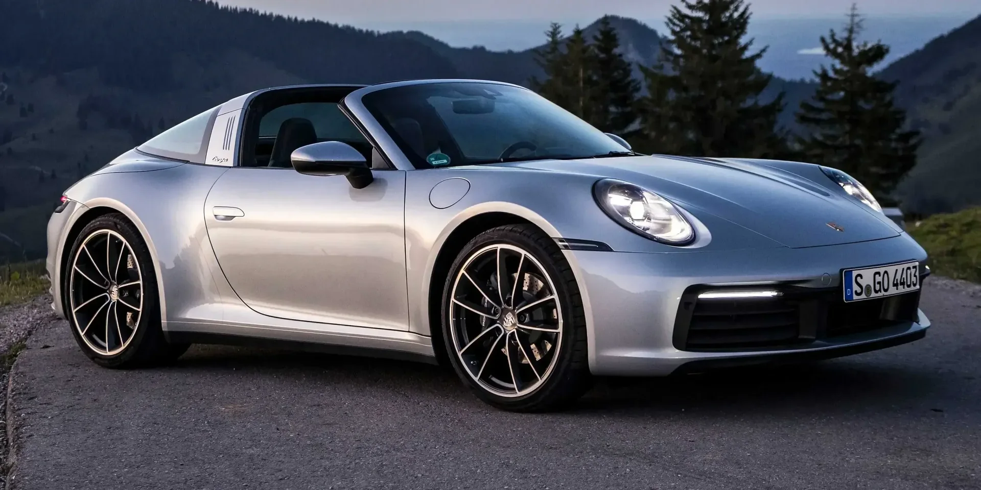 2021 Porsche 911 Targa photo 1