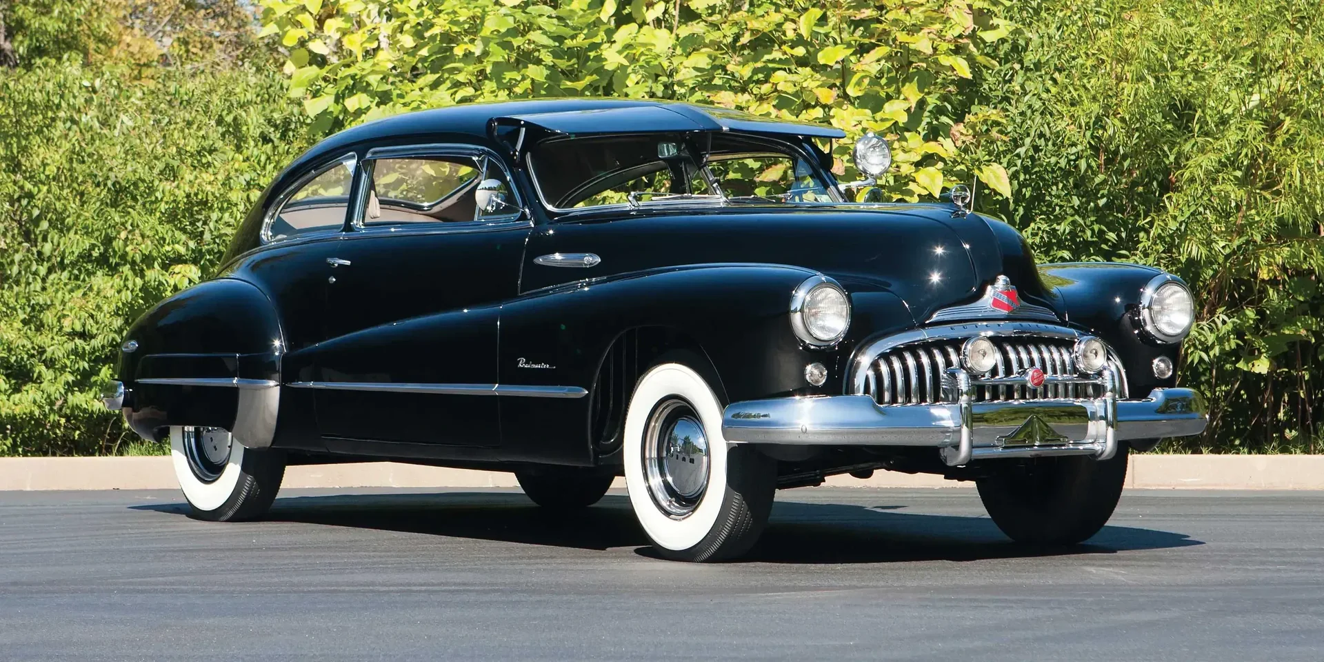 1948 Buick Roadmaster Sedanet photo 1