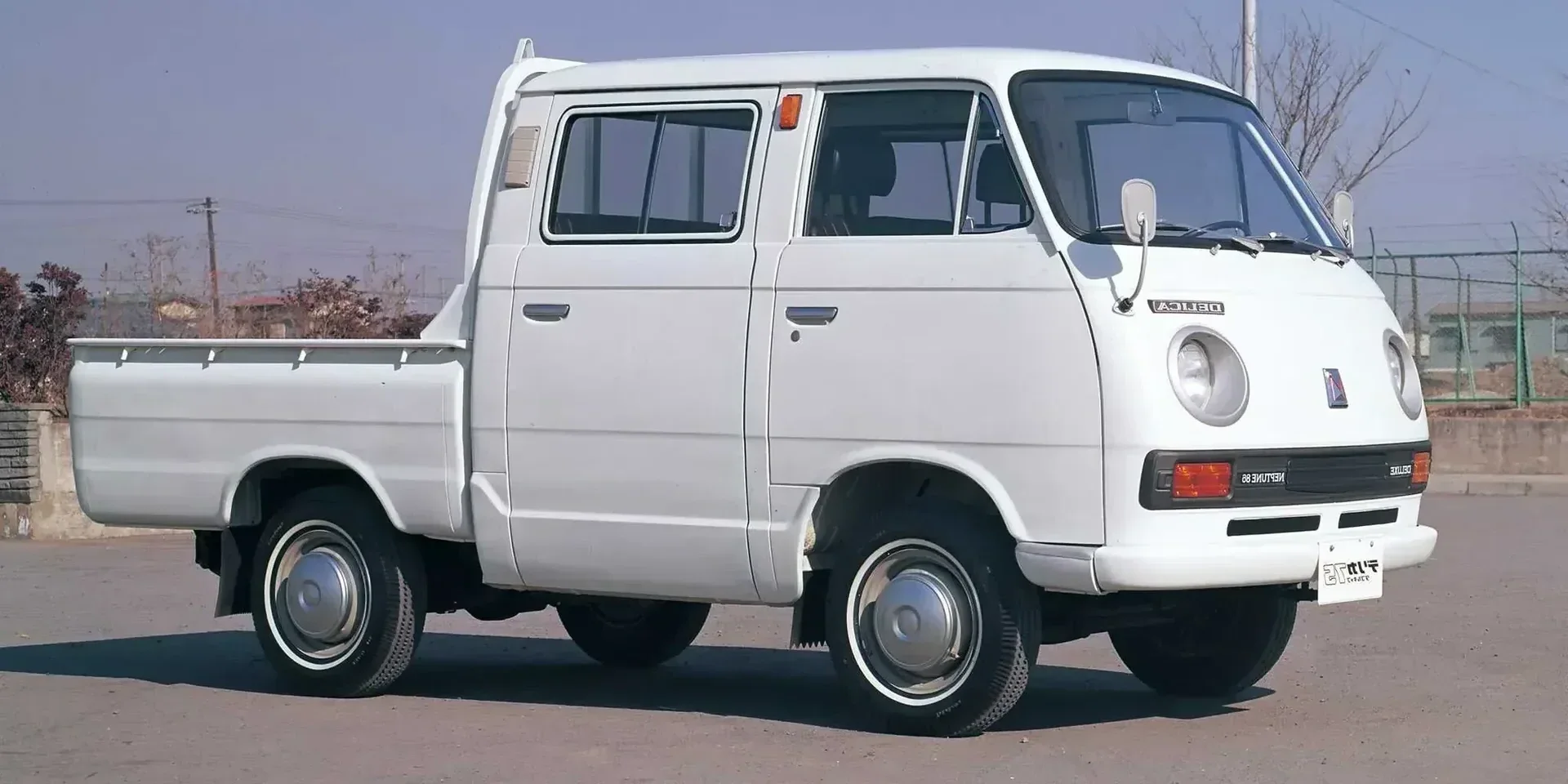 1974 Mitsubishi Delica photo 1