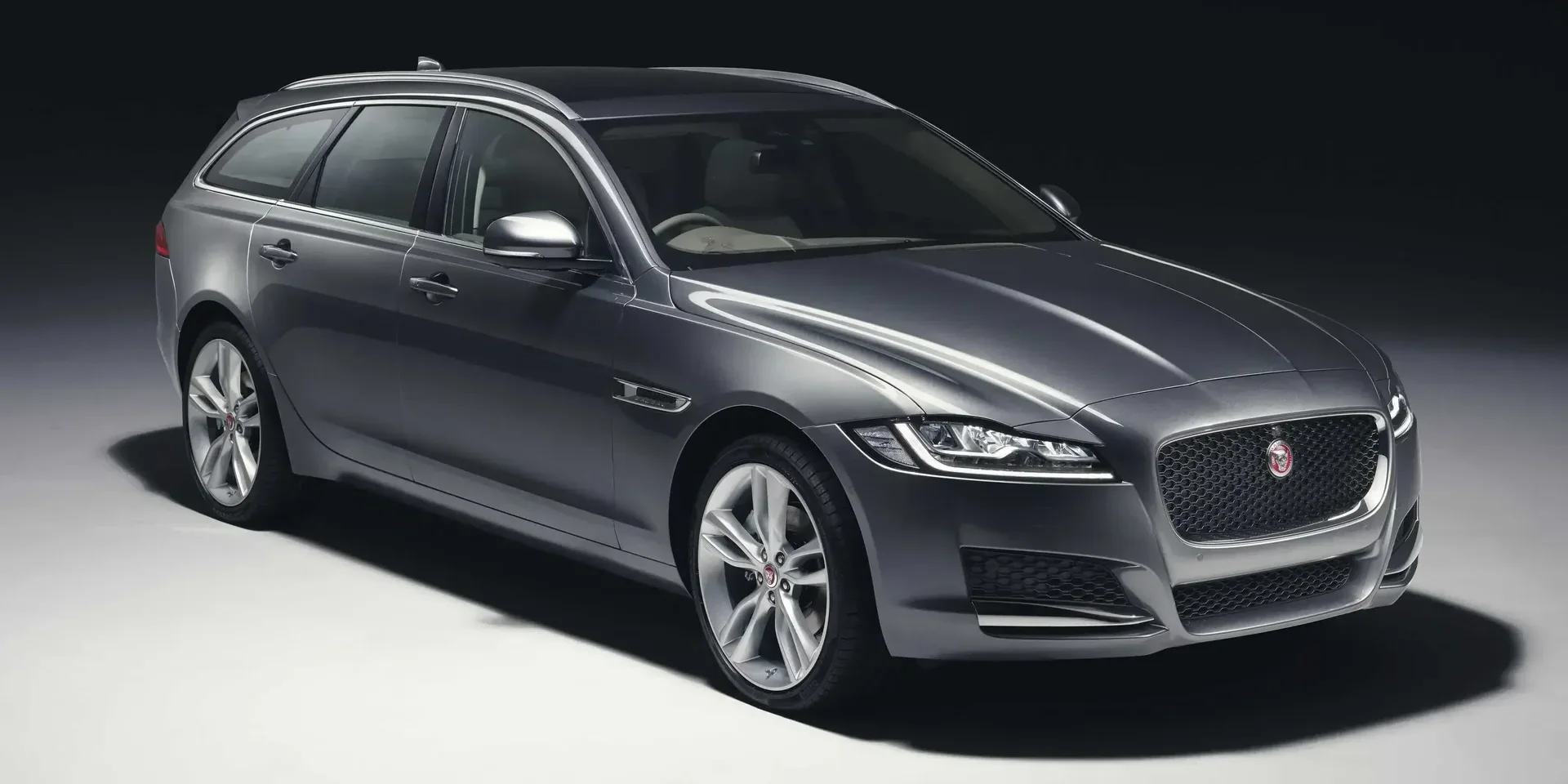 2017 Jaguar XF photo 1
