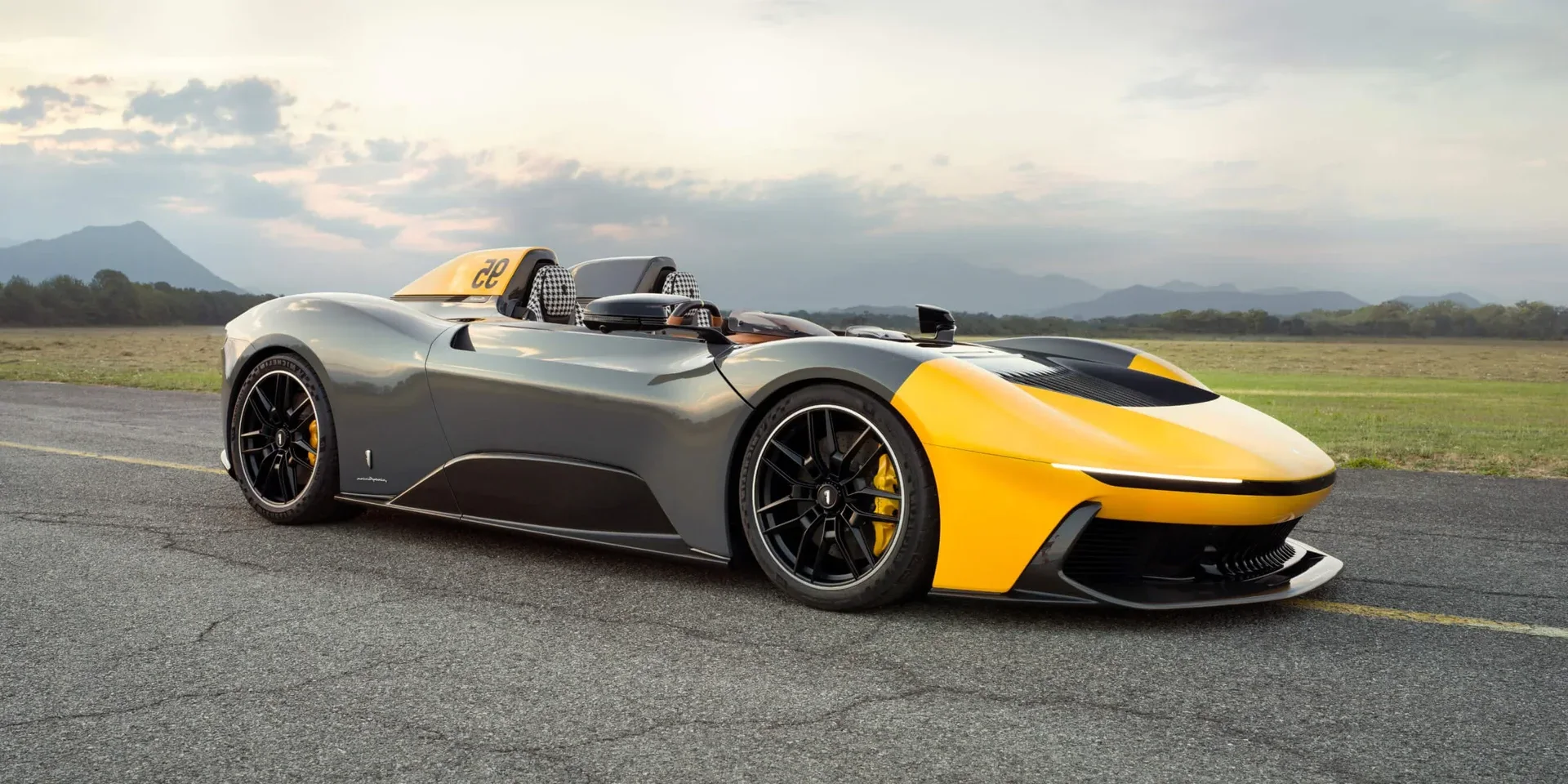 2025 Automobili Pininfarina B95 photo 1