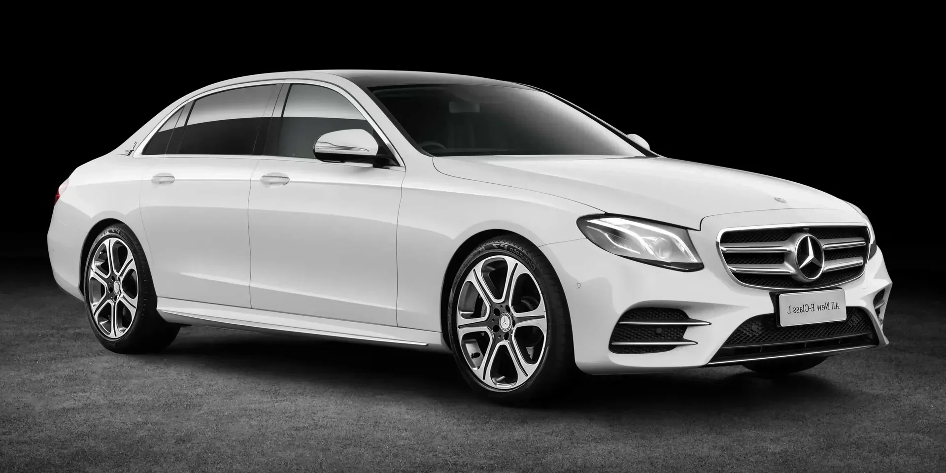 2017 Mercedes-Benz E-Class LWB photo 1