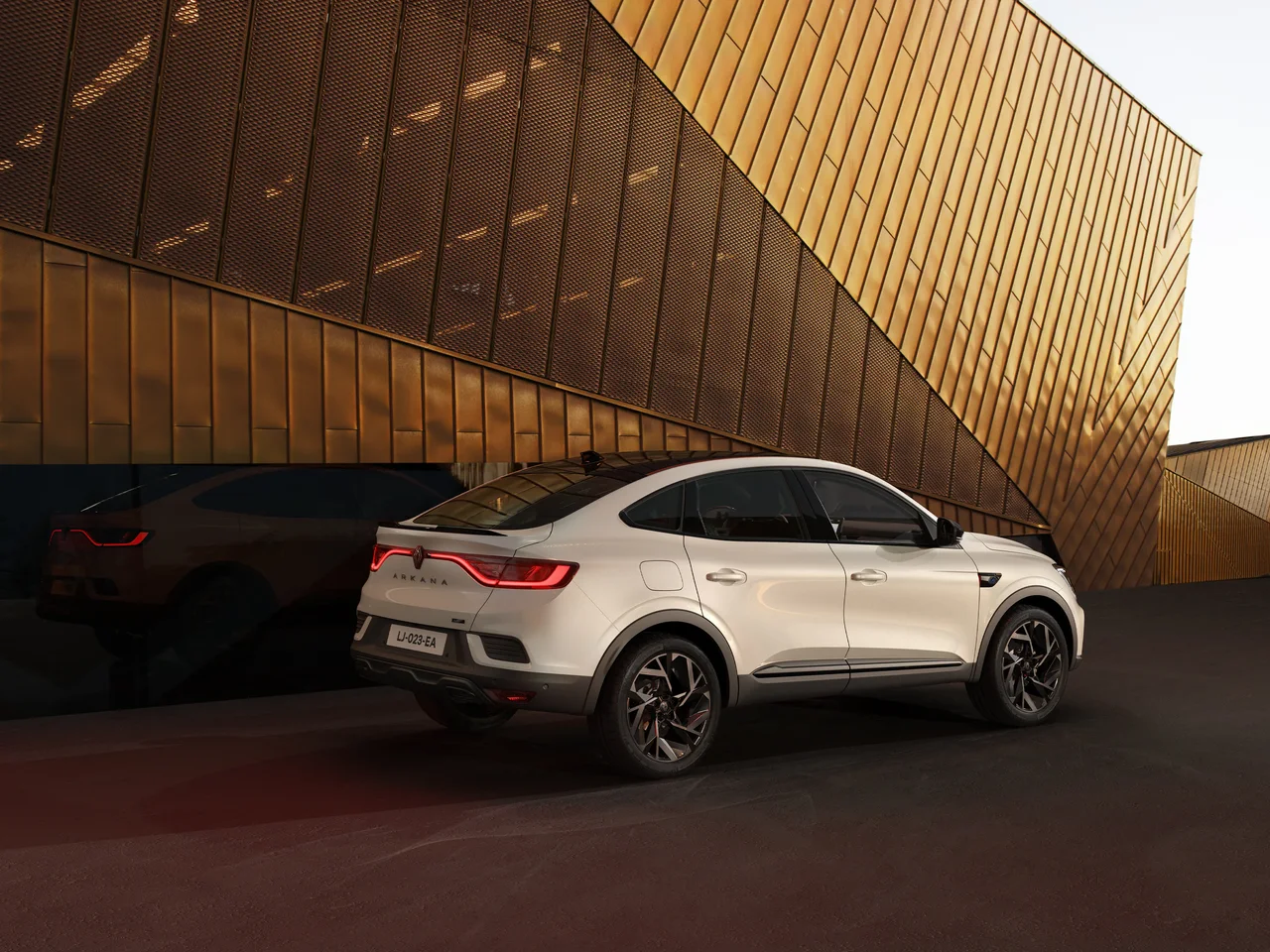 Exterior 4