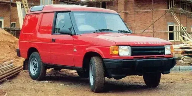 1995 Land Rover 1995-land-rover-discovery-commercial main image