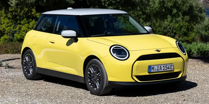 2024 Mini 2024-mini-cooper-e-single-speed main image