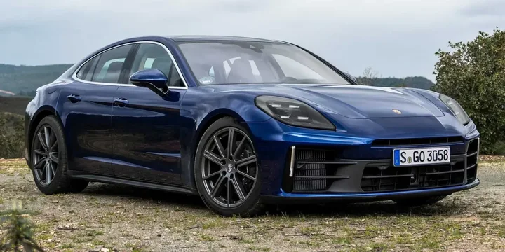2024 Porsche 2024-porsche-panamera-4 main image