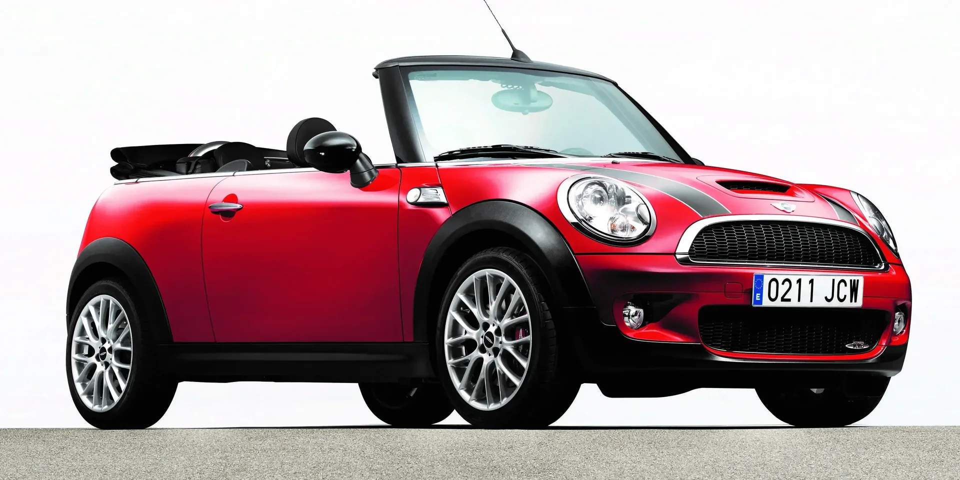 2010 Mini Cooper John Cooper Works photo 1
