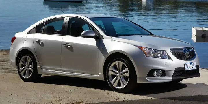 2011 Holden 2011-holden-cruze-sri main image