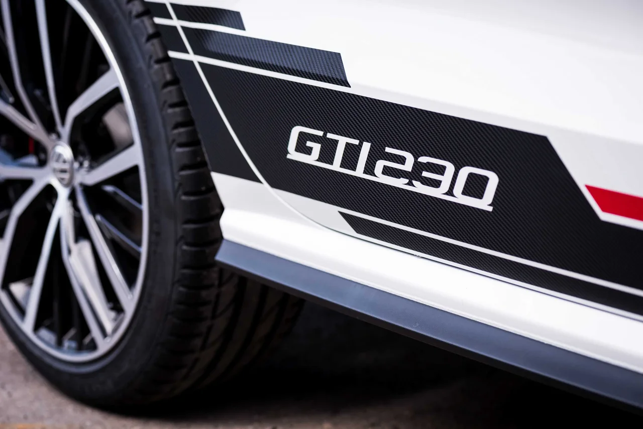 Exterior 10
