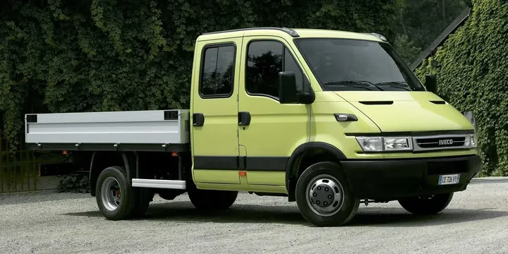 2004 Iveco 2004-iveco-daily-lcv-35-chassis-crew-cab-30-hpt-166ps main image