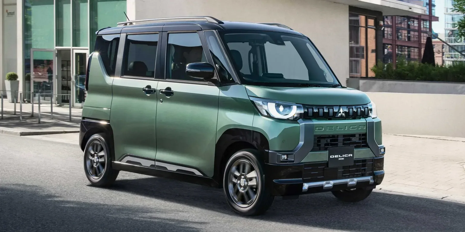 2023 Mitsubishi Delica Mini T photo 1