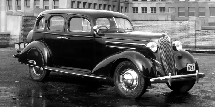 1936 Chevrolet 1936-chevrolet-master-deluxe-sedan-sport-sedan-34-manual-80hp-1936-3-speed main image