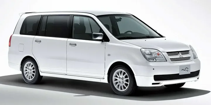 2002 Mitsubishi 2002-mitsubishi-dion-generation-cr0-facelift main image