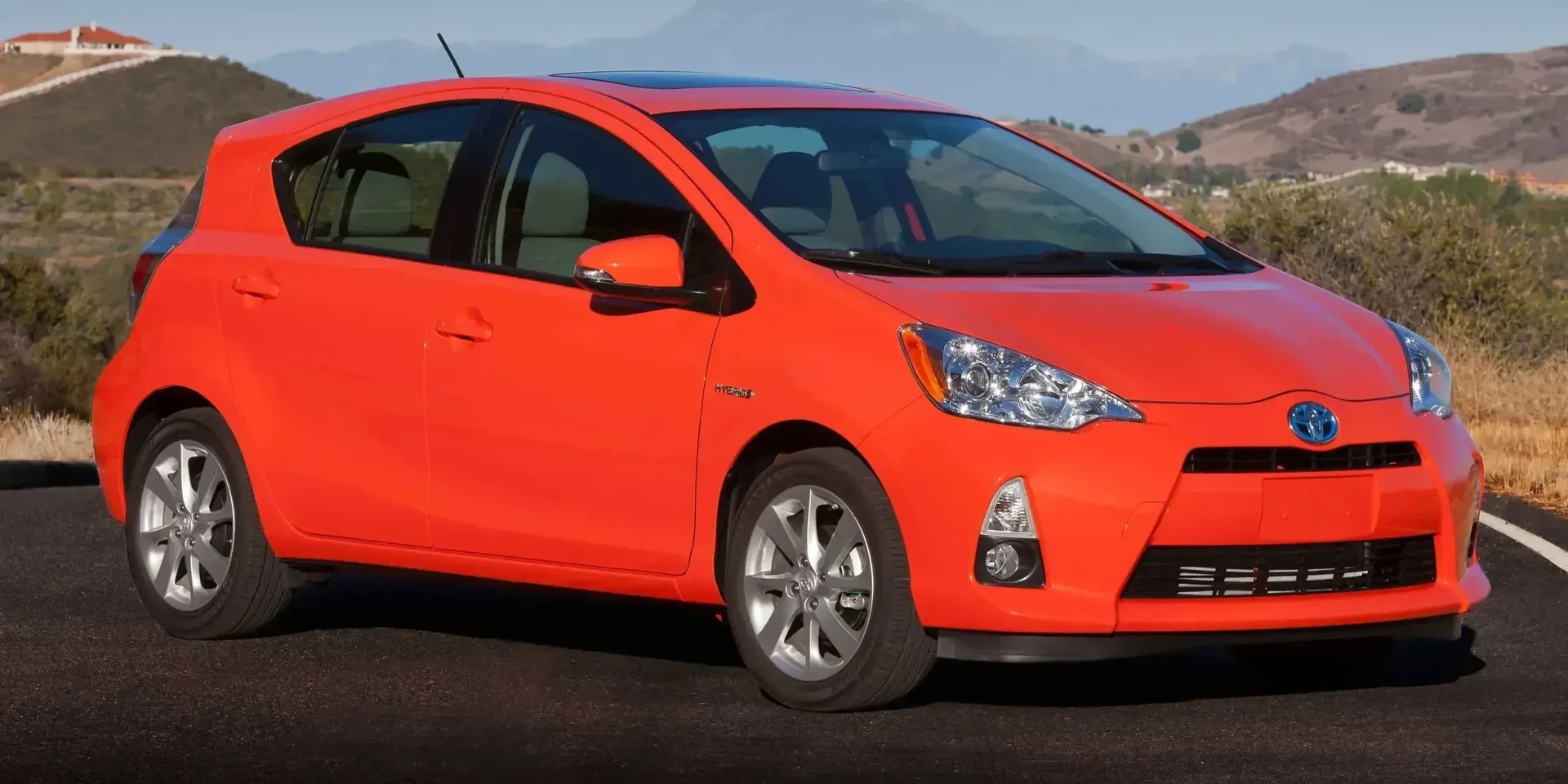 2014 Toyota Prius photo 1