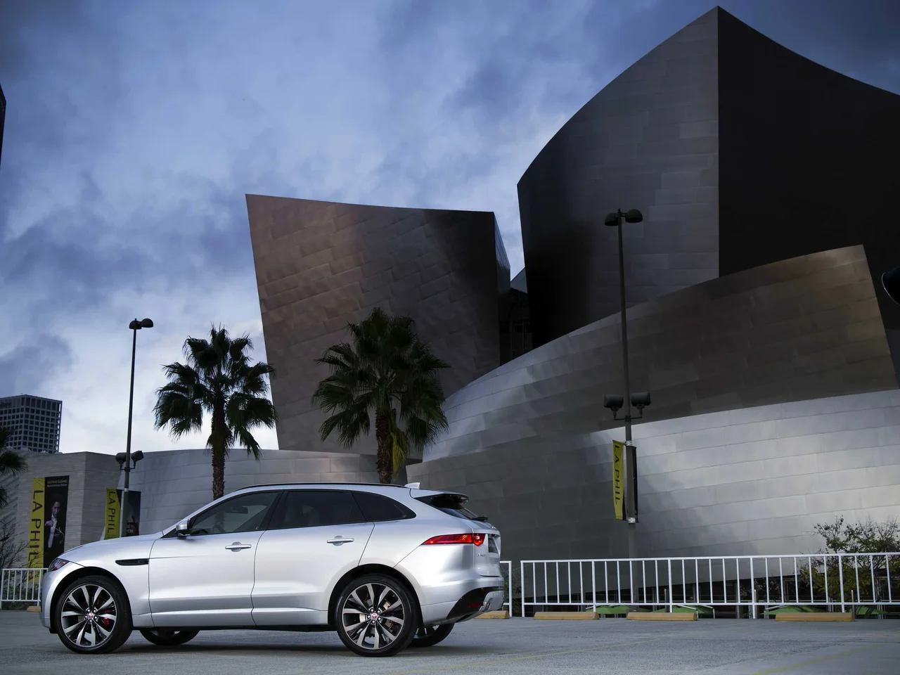 Exterior 3