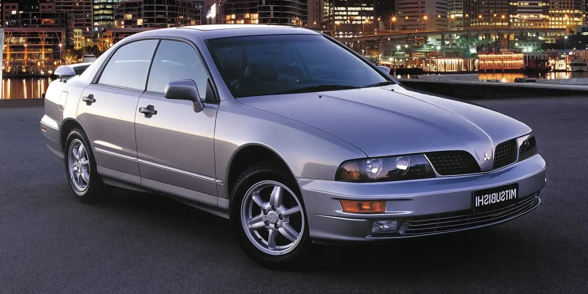 2003 Mitsubishi Diamante photo 1