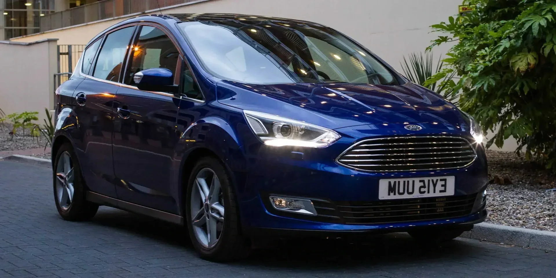 2015 Ford C-Max photo 1