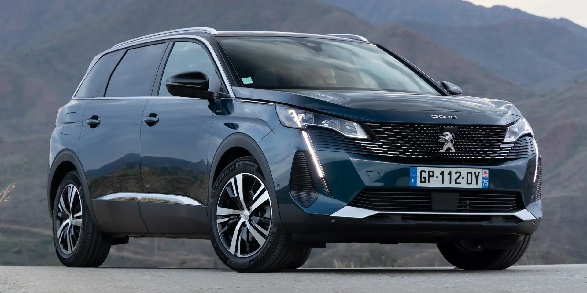 2024 Peugeot 5008 photo 1