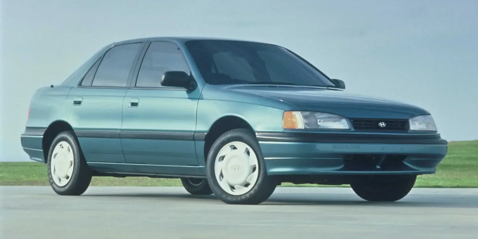 1992 Hyundai Elantra photo 1