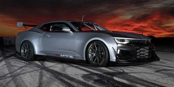 2017 Chevrolet 2017-chevrolet-camaro-gt4r-sequential-6-speed main image