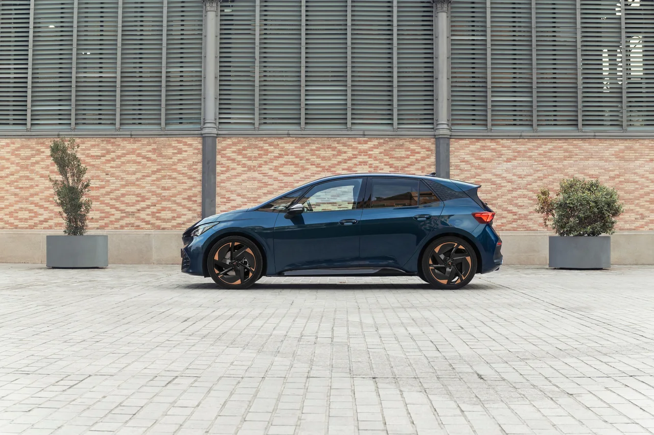Exterior 3