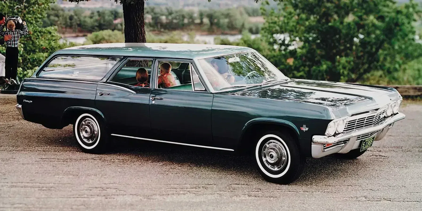 1965 Chevrolet Biscayne photo 1