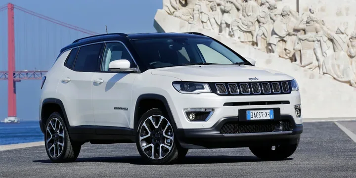 2017 Jeep Compass exterior main image