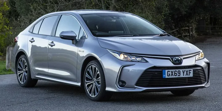 2019 Toyota 2019-toyota-corolla-sedan-hybrid-e main image