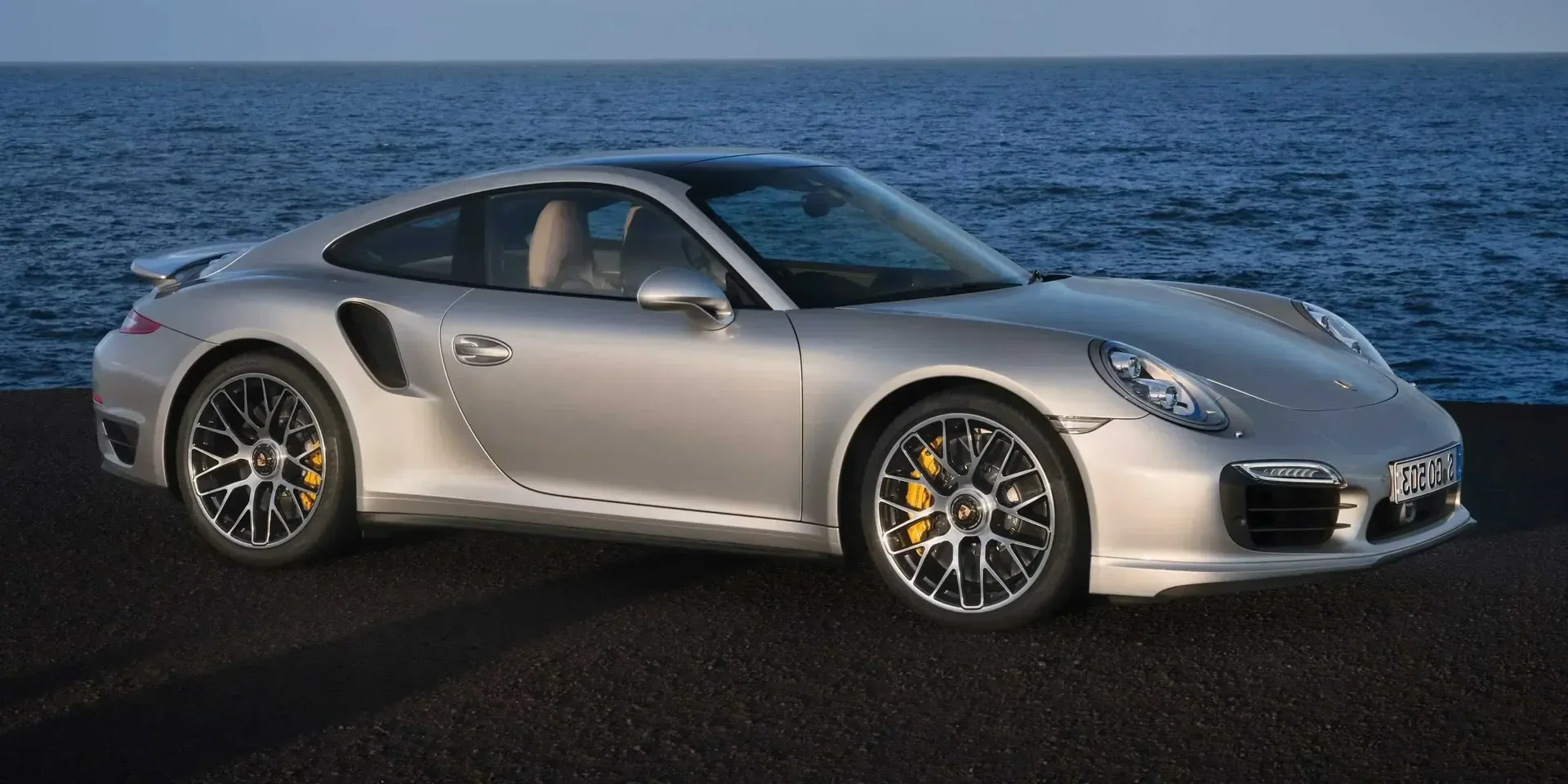 2014 Porsche 911 Turbo S photo 1