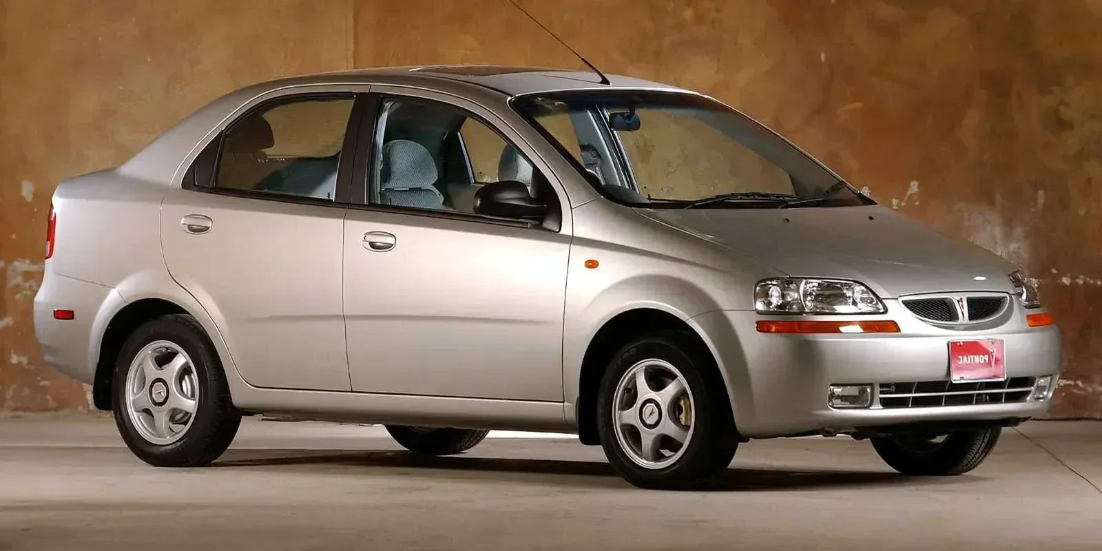 2004 Pontiac Wave photo 1