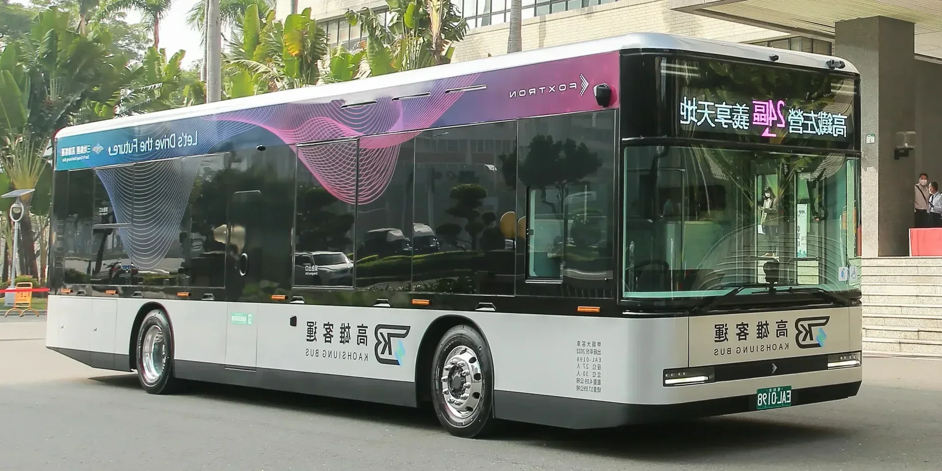 2022 Foxtron Model T photo 1