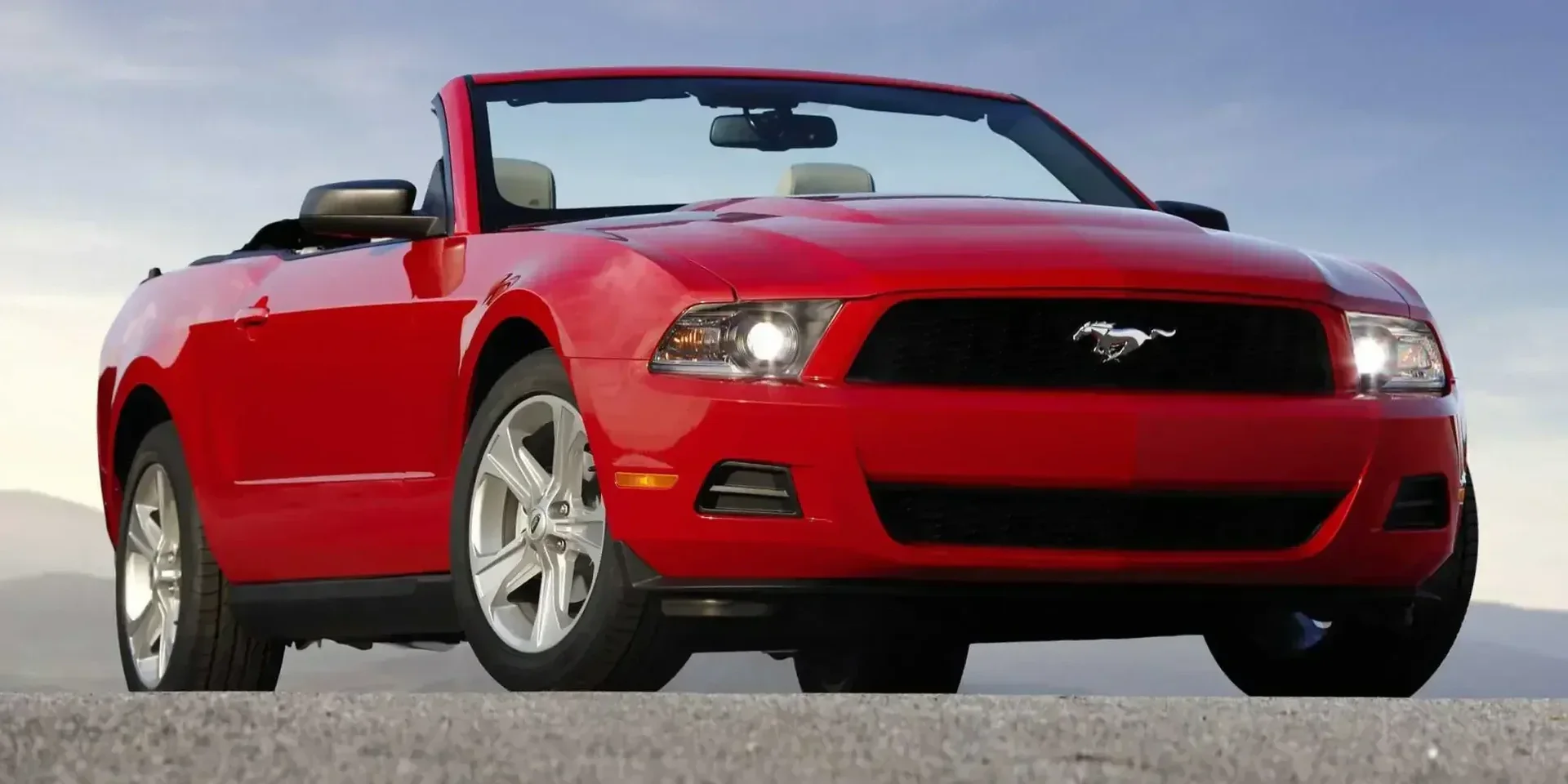 2010 Ford Mustang V6 photo 1