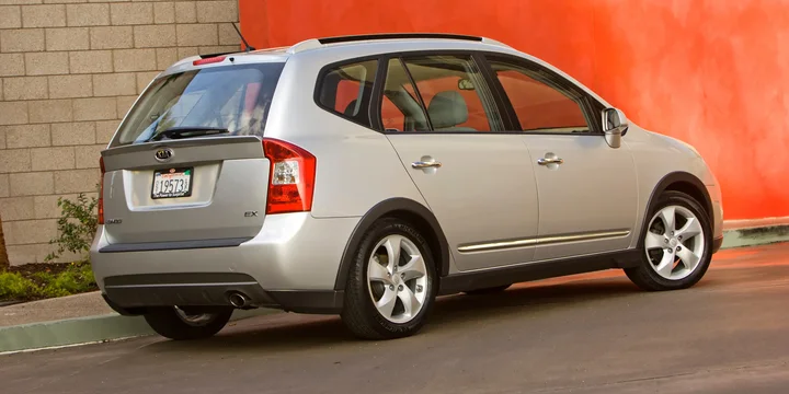 2007 Kia Rondo exterior main image