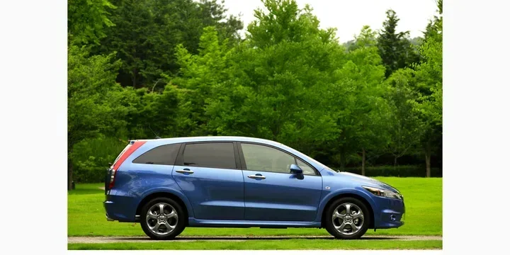 2006 Honda Stream exterior main image