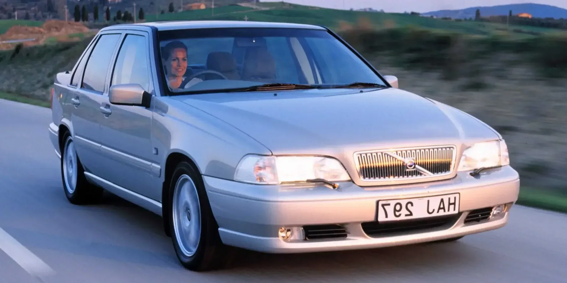 2000 Volvo S70 photo 1
