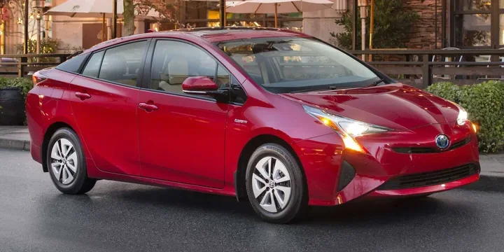 2016 Toyota 2016-toyota-prius-hybrid main image