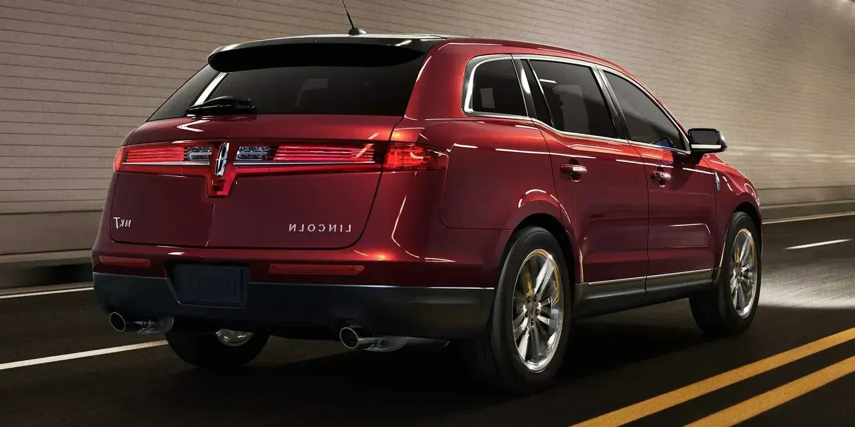 2016 Lincoln MKT photo 1