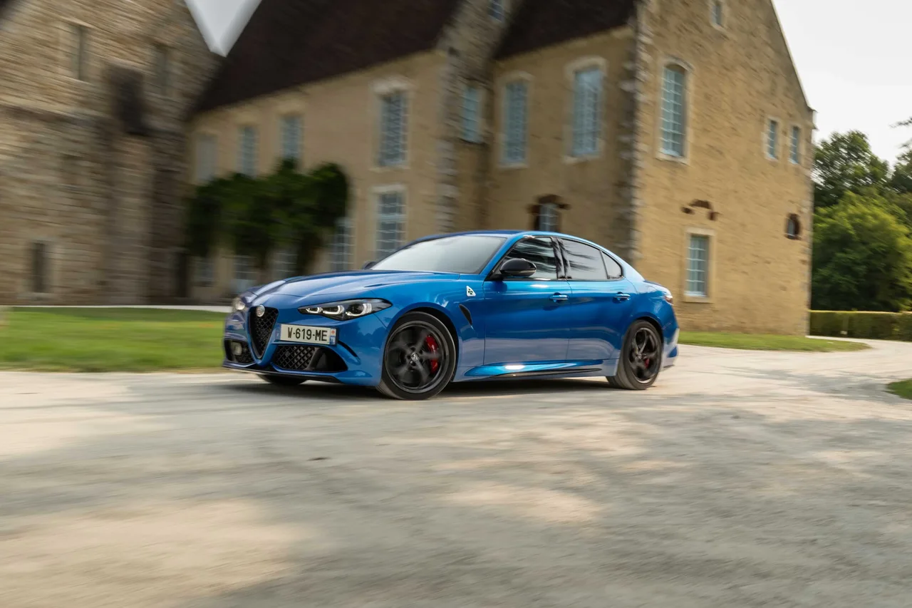 Exterior 4